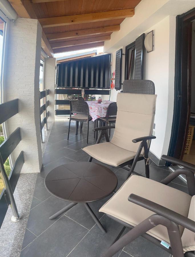 Residence4A-Appartamento Rosso Ravni Εξωτερικό φωτογραφία